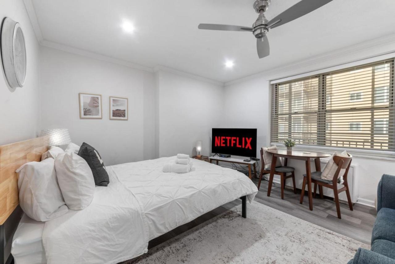 High-quality Downtown Living - Skyline View Holiday home *